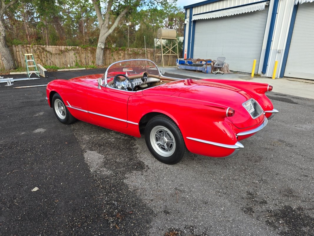Chevrolet-Corvette-1955-Roadster-4