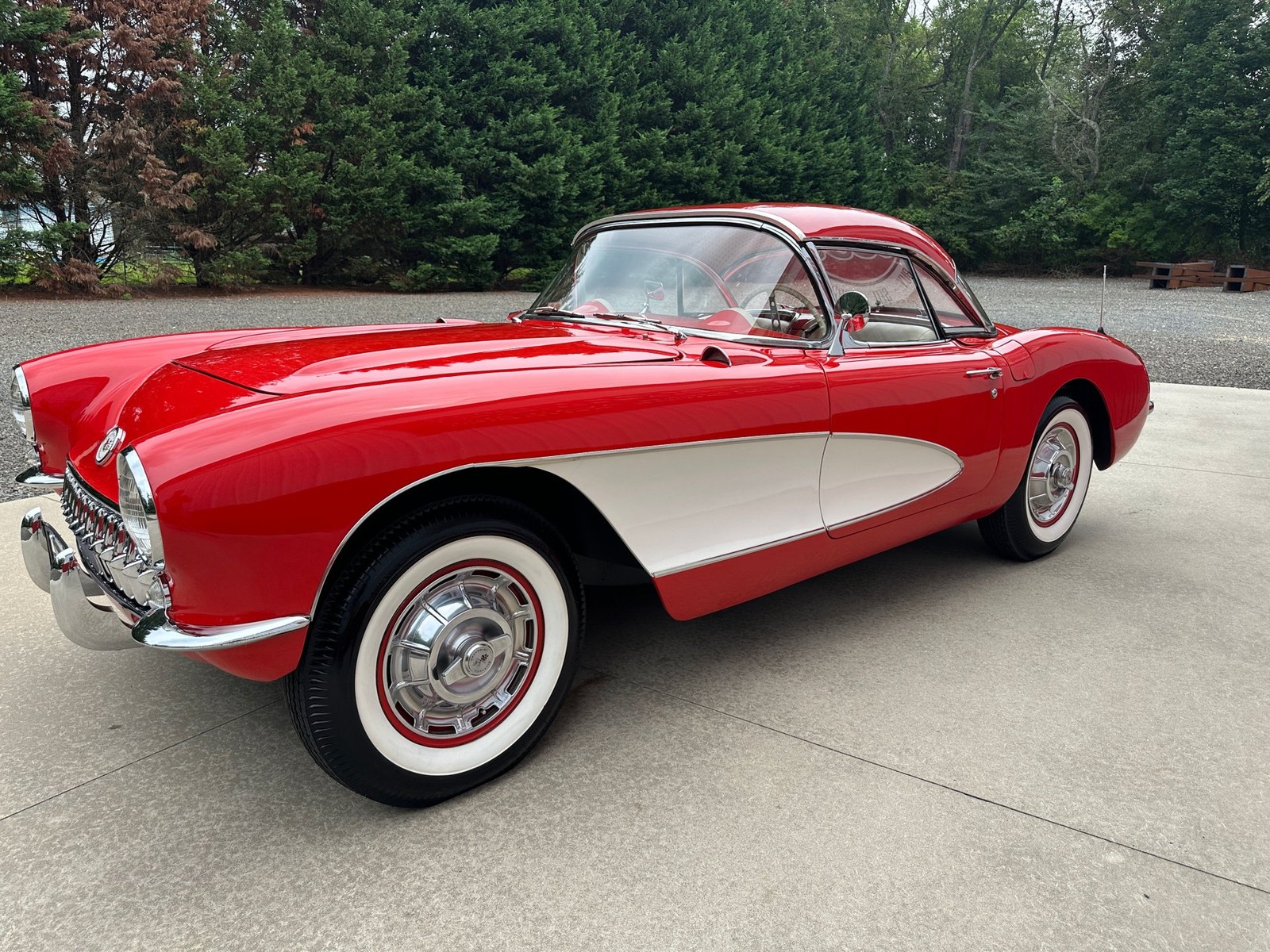 Chevrolet-Corvette-1956-Convertible-4