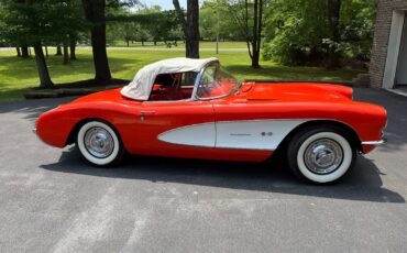 Chevrolet-Corvette-1957-Convertible-1