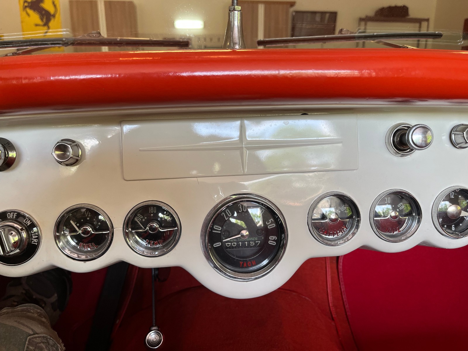 Chevrolet-Corvette-1957-Convertible-11