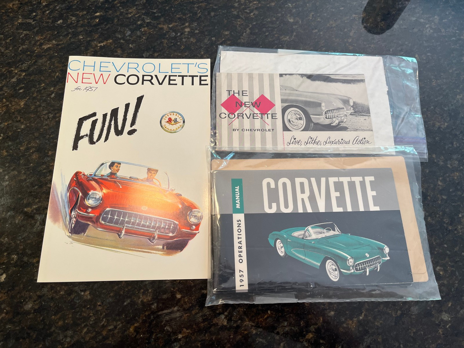Chevrolet-Corvette-1957-Convertible-18