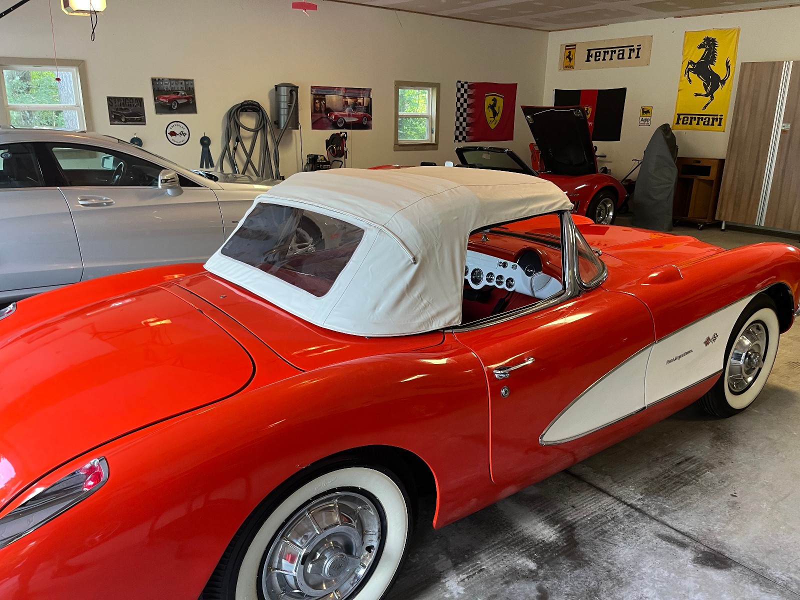 Chevrolet-Corvette-1957-Convertible-26