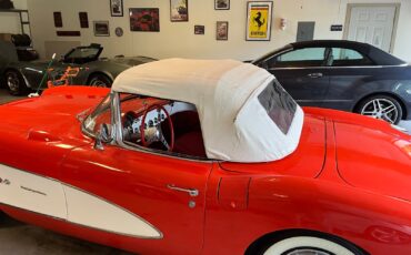Chevrolet-Corvette-1957-Convertible-27