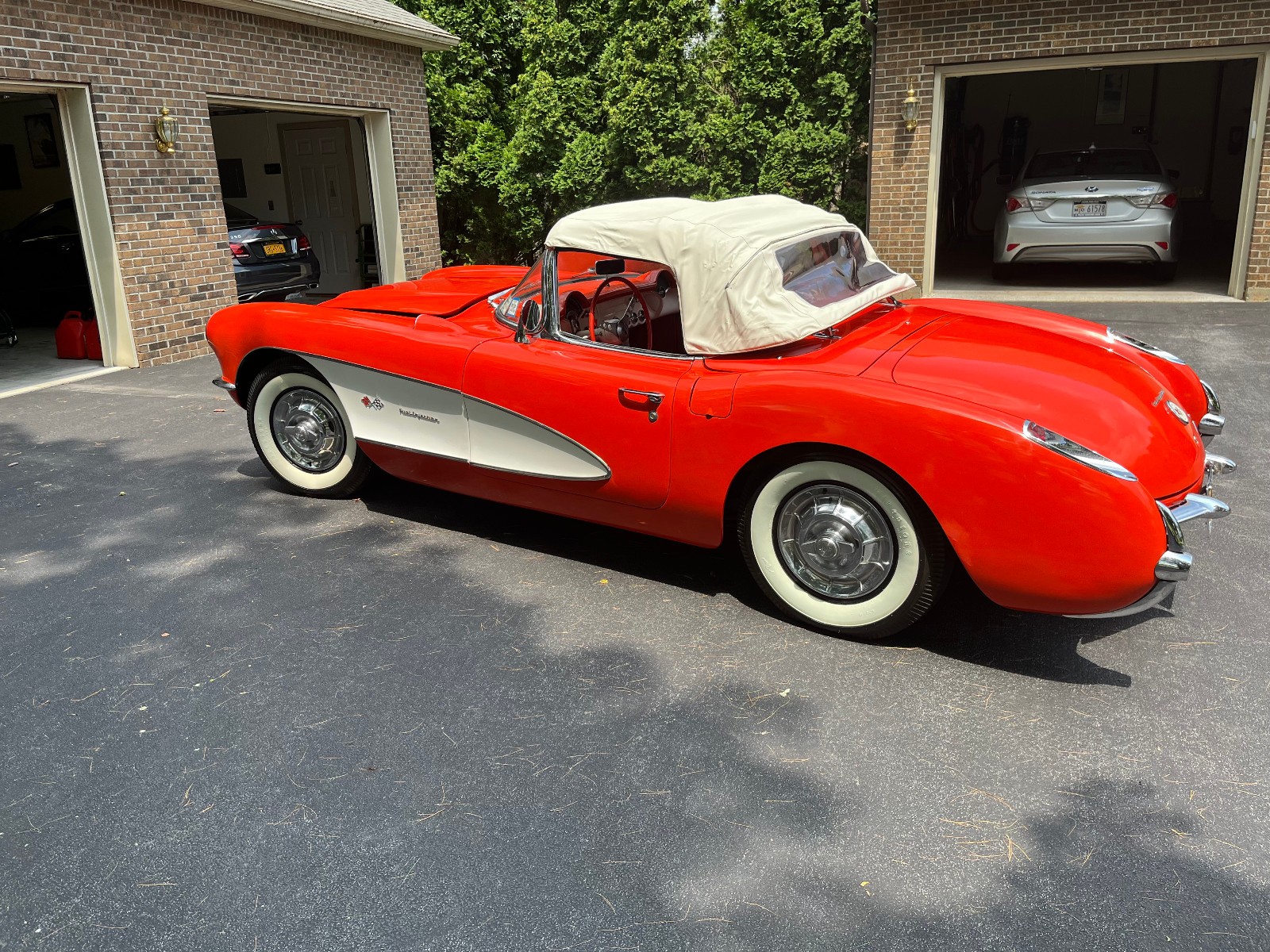 Chevrolet-Corvette-1957-Convertible-7