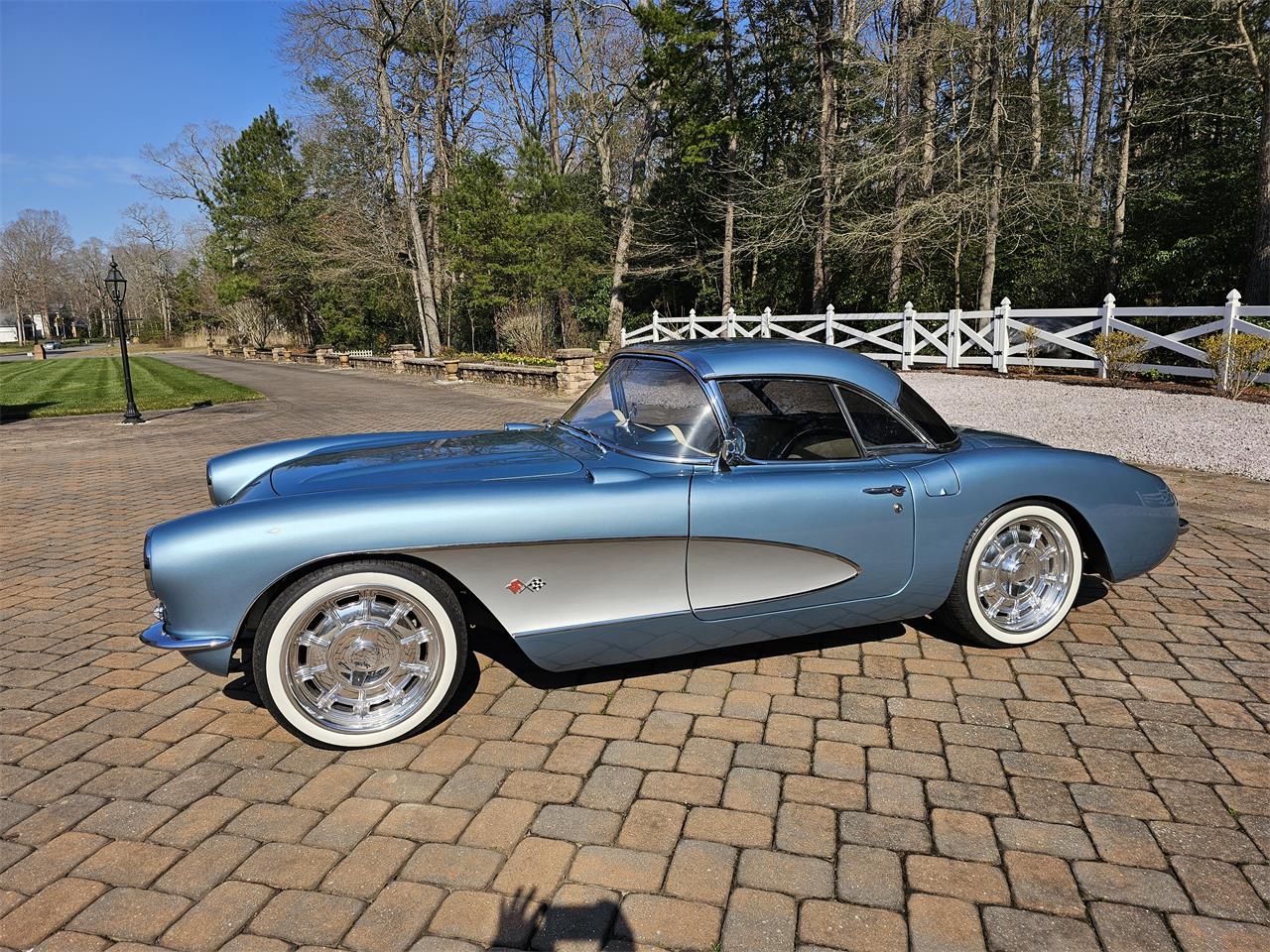 Chevrolet-Corvette-1957-Seafoam-Blue-Cream-1