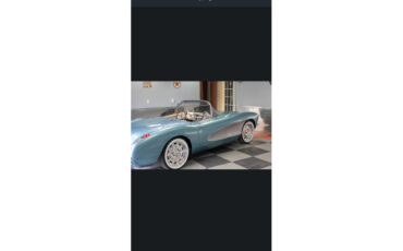 Chevrolet-Corvette-1957-Seafoam-Blue-Cream-11