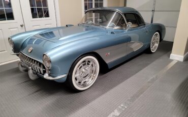 Chevrolet-Corvette-1957-Seafoam-Blue-Cream-14
