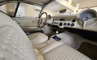 Chevrolet-Corvette-1957-Seafoam-Blue-Cream-16