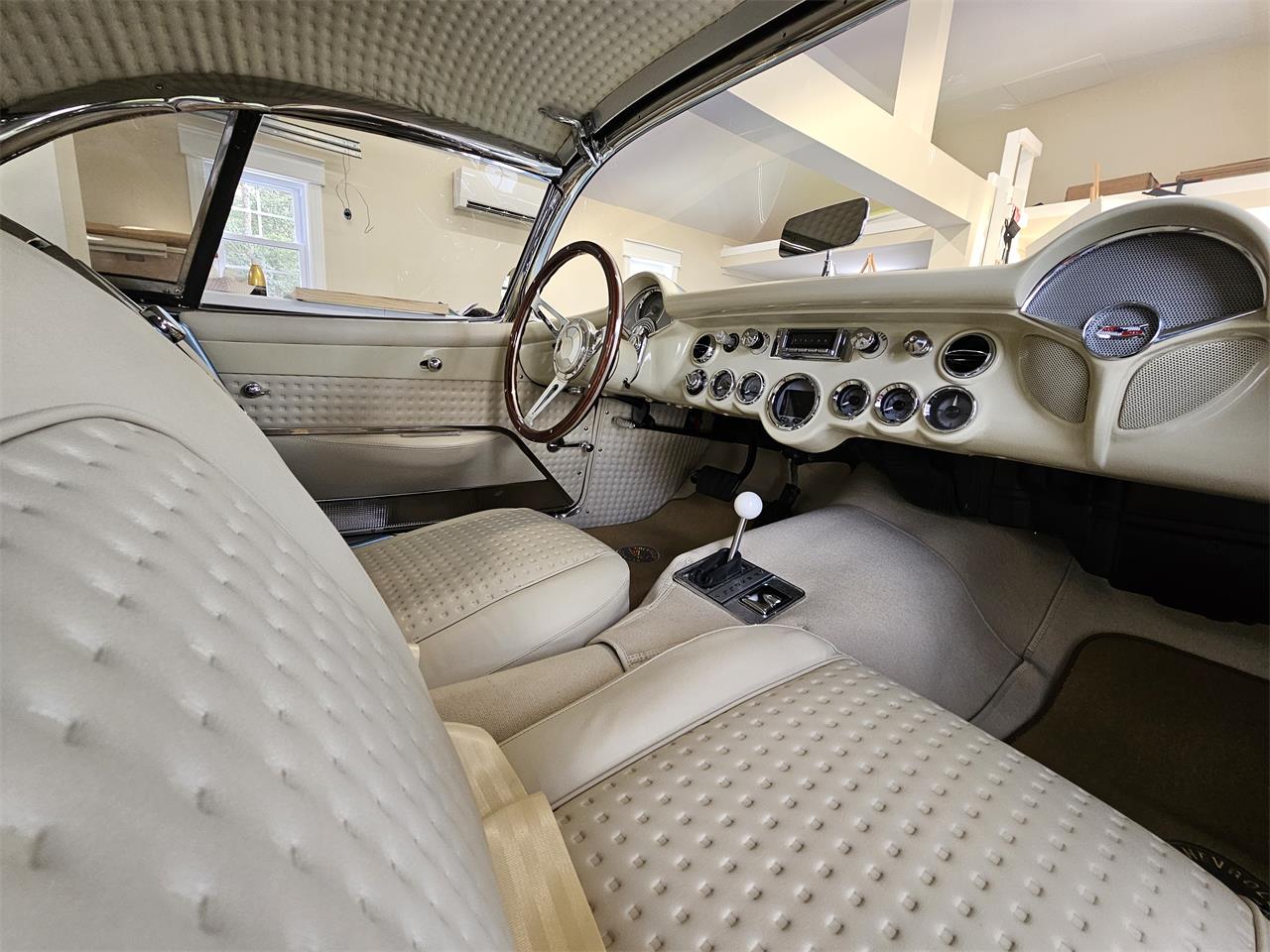 Chevrolet-Corvette-1957-Seafoam-Blue-Cream-16