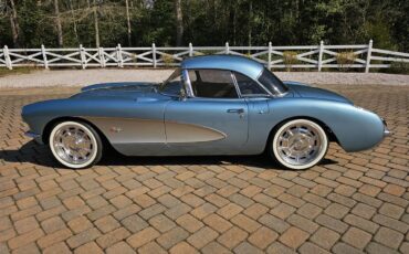 Chevrolet-Corvette-1957-Seafoam-Blue-Cream-20