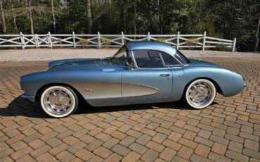 Chevrolet-Corvette-1957-Seafoam-Blue-Cream-21