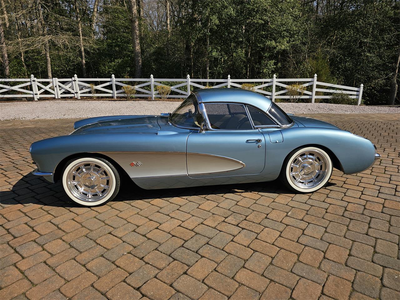 Chevrolet-Corvette-1957-Seafoam-Blue-Cream-21