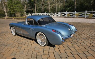 Chevrolet-Corvette-1957-Seafoam-Blue-Cream-22