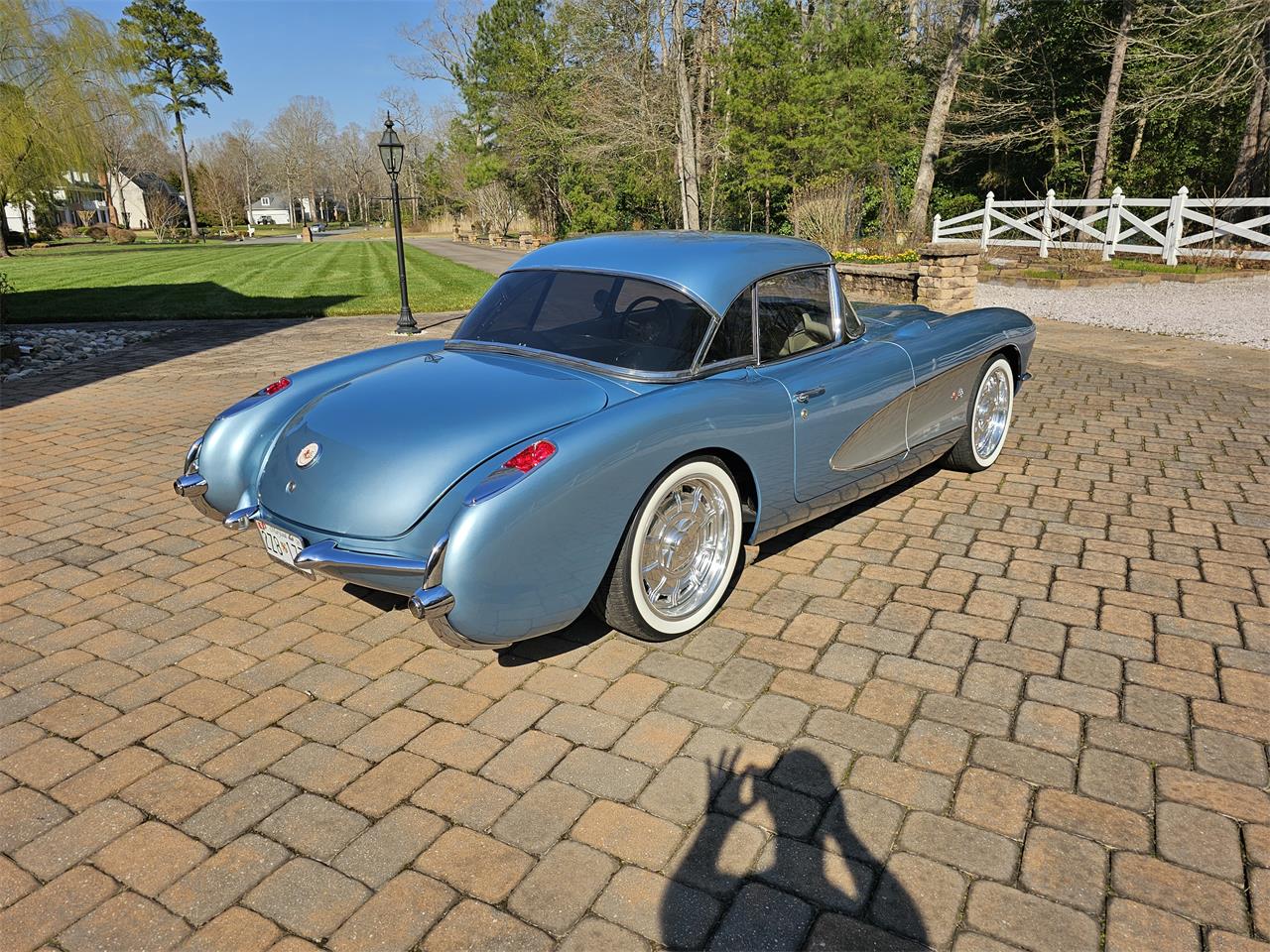 Chevrolet-Corvette-1957-Seafoam-Blue-Cream-24
