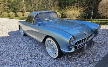 Chevrolet-Corvette-1957-Seafoam-Blue-Cream-26