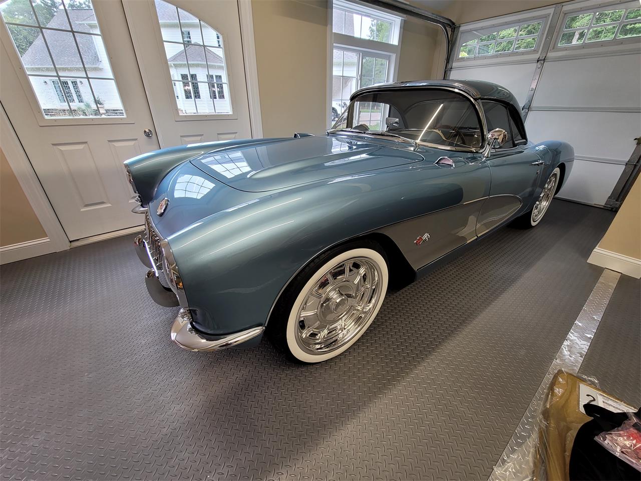 Chevrolet-Corvette-1957-Seafoam-Blue-Cream-29