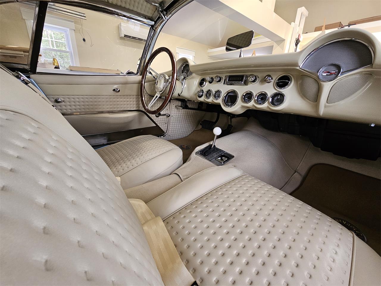 Chevrolet-Corvette-1957-Seafoam-Blue-Cream-32