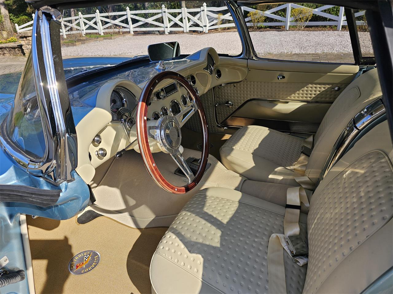 Chevrolet-Corvette-1957-Seafoam-Blue-Cream-4