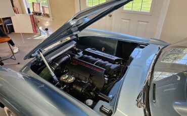 Chevrolet-Corvette-1957-Seafoam-Blue-Cream-40