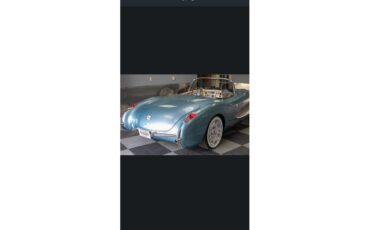 Chevrolet-Corvette-1957-Seafoam-Blue-Cream-46