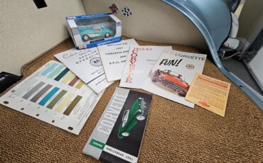 Chevrolet-Corvette-1957-Seafoam-Blue-Cream-52