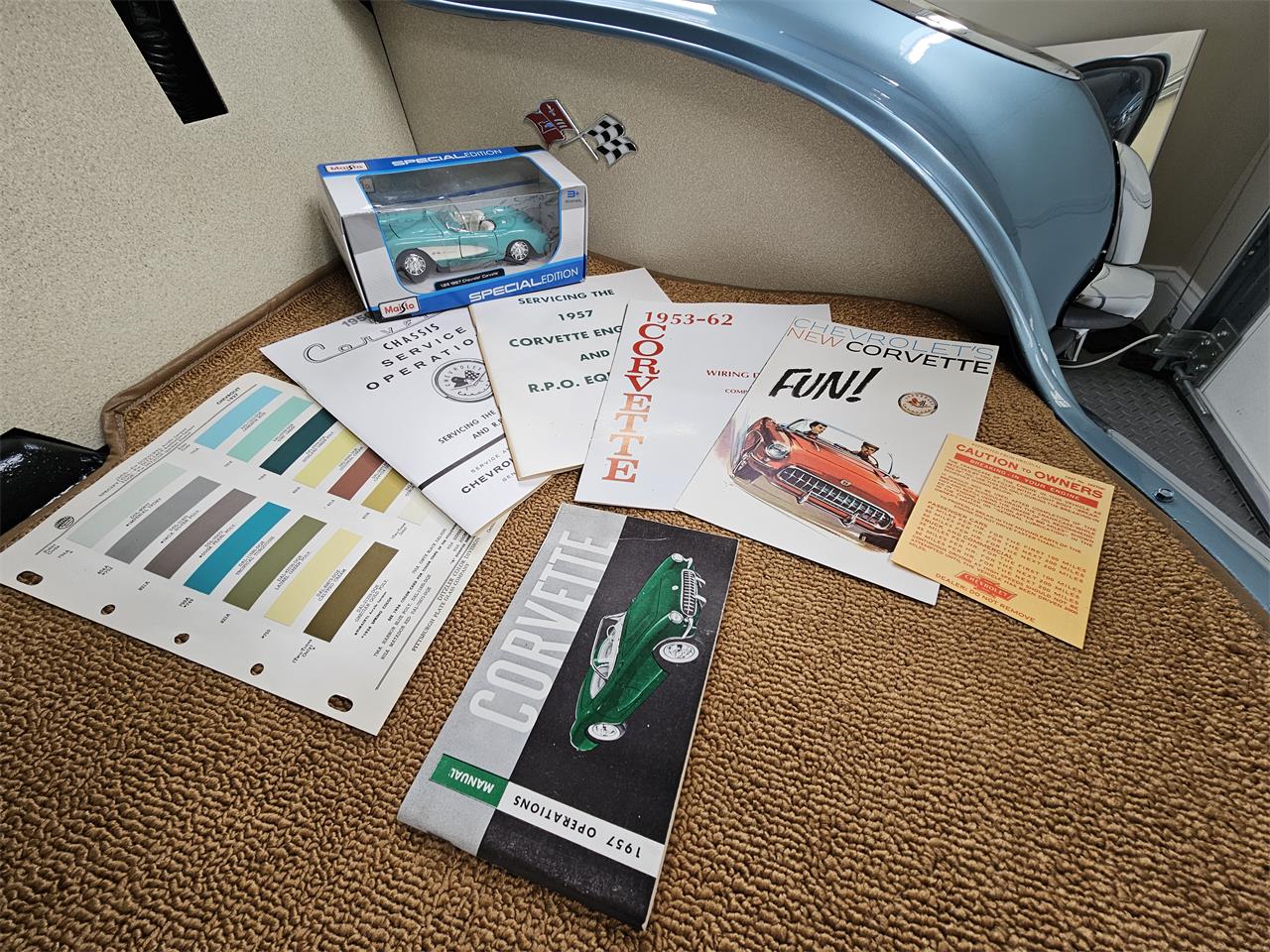 Chevrolet-Corvette-1957-Seafoam-Blue-Cream-52