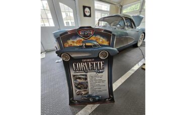 Chevrolet-Corvette-1957-Seafoam-Blue-Cream-53