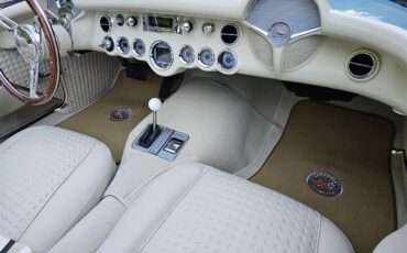 Chevrolet-Corvette-1957-Seafoam-Blue-Cream-56