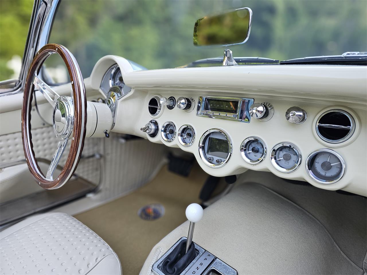 Chevrolet-Corvette-1957-Seafoam-Blue-Cream-58