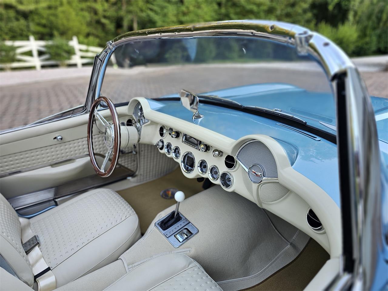 Chevrolet-Corvette-1957-Seafoam-Blue-Cream-59