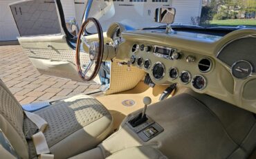 Chevrolet-Corvette-1957-Seafoam-Blue-Cream-6