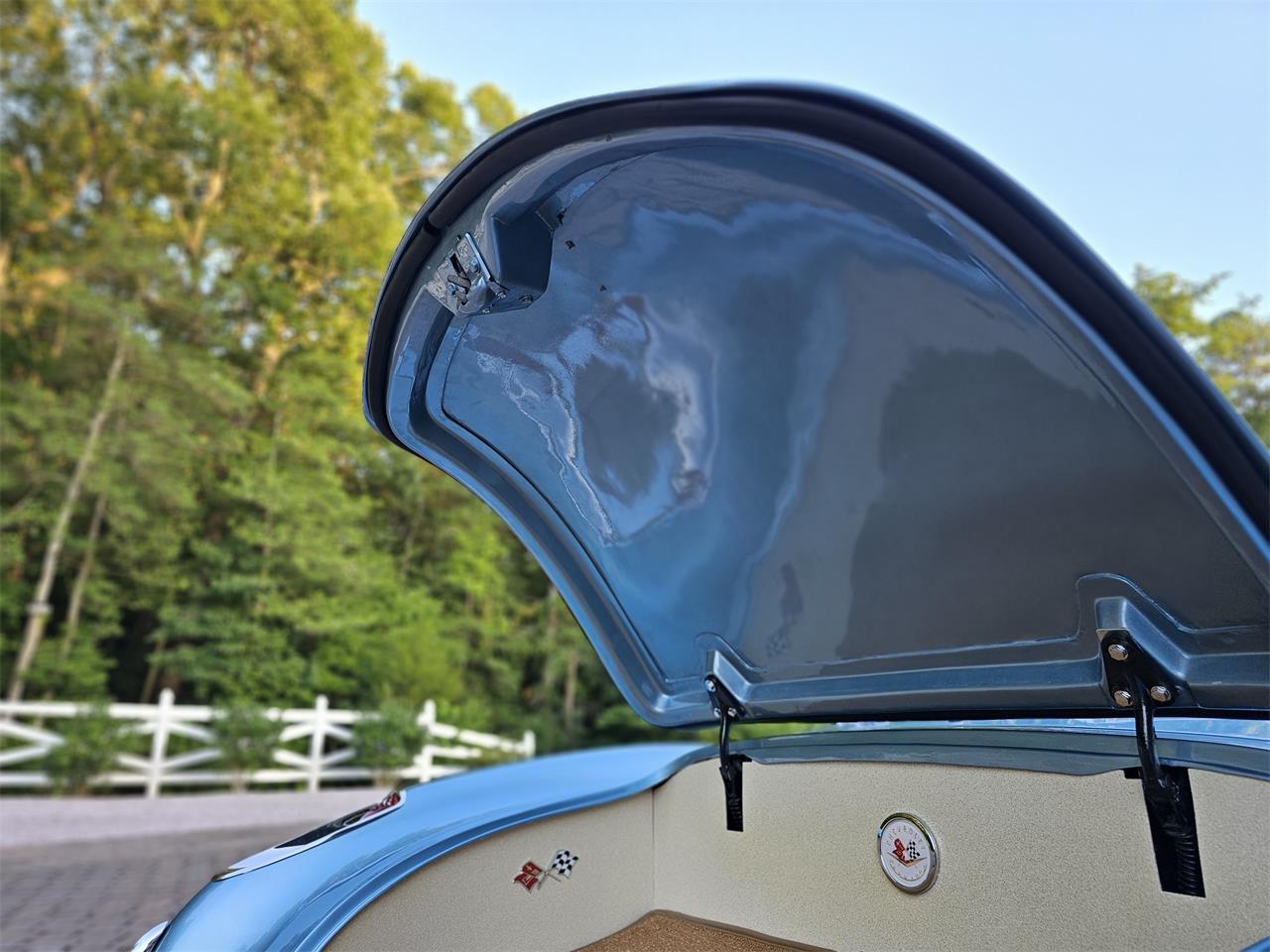Chevrolet-Corvette-1957-Seafoam-Blue-Cream-60