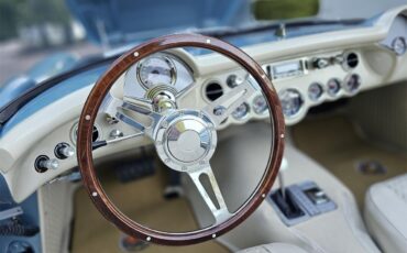Chevrolet-Corvette-1957-Seafoam-Blue-Cream-61