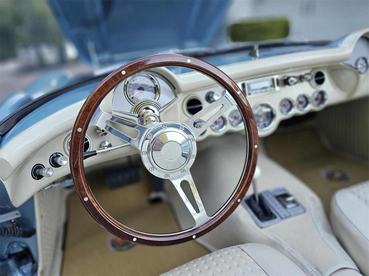 Chevrolet-Corvette-1957-Seafoam-Blue-Cream-61