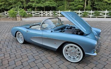Chevrolet-Corvette-1957-Seafoam-Blue-Cream-63