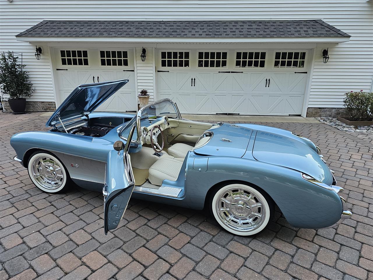 Chevrolet-Corvette-1957-Seafoam-Blue-Cream-65