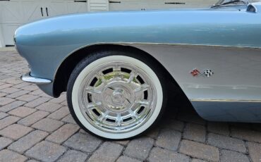 Chevrolet-Corvette-1957-Seafoam-Blue-Cream-66
