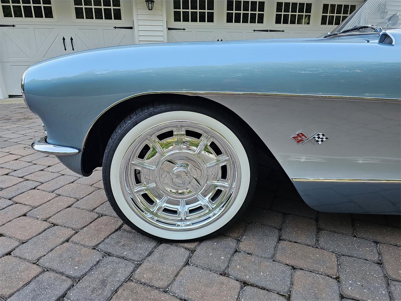 Chevrolet-Corvette-1957-Seafoam-Blue-Cream-66