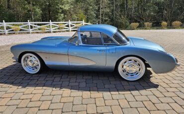 Chevrolet-Corvette-1957-Seafoam-Blue-Cream-71