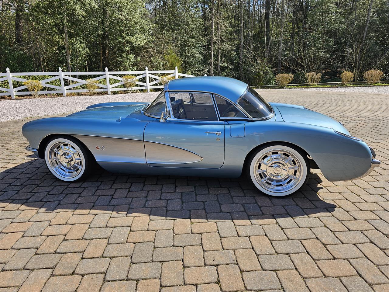 Chevrolet-Corvette-1957-Seafoam-Blue-Cream-71