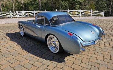 Chevrolet-Corvette-1957-Seafoam-Blue-Cream-77