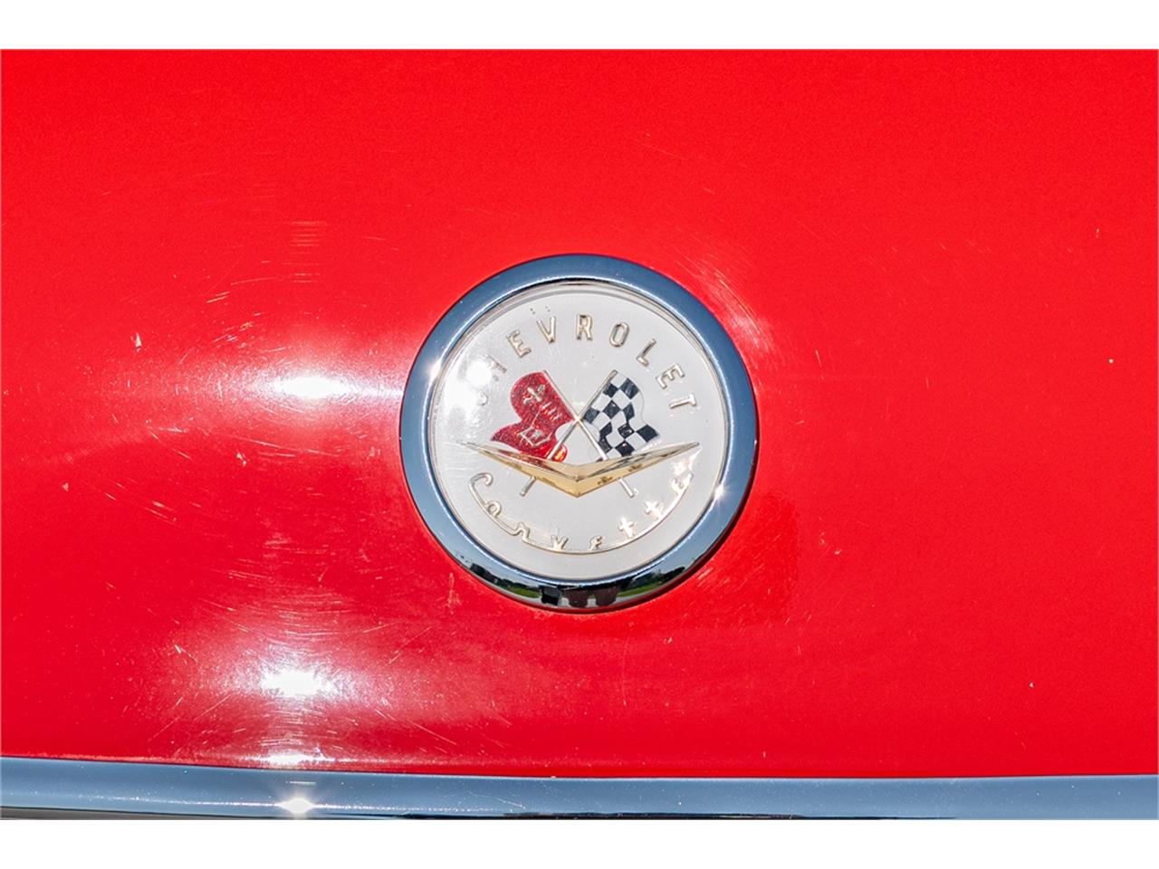 Chevrolet-Corvette-1957-Venetian-Red-Polo-White-Red-10