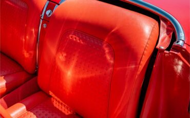 Chevrolet-Corvette-1957-Venetian-Red-Polo-White-Red-25