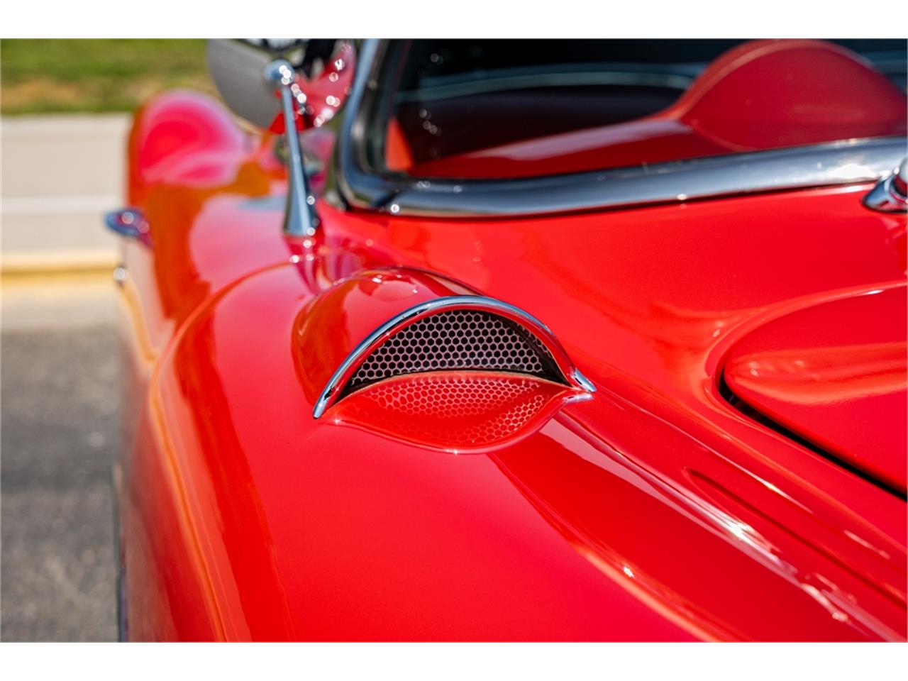 Chevrolet-Corvette-1957-Venetian-Red-Polo-White-Red-27