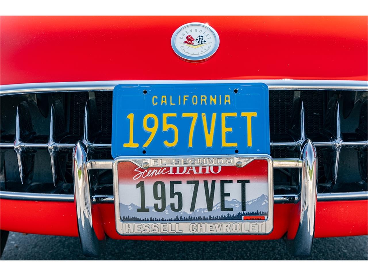Chevrolet-Corvette-1957-Venetian-Red-Polo-White-Red-28
