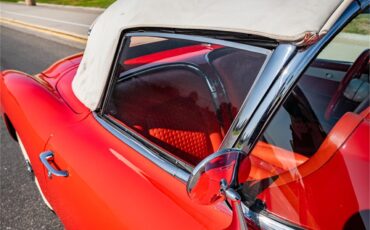 Chevrolet-Corvette-1957-Venetian-Red-Polo-White-Red-31