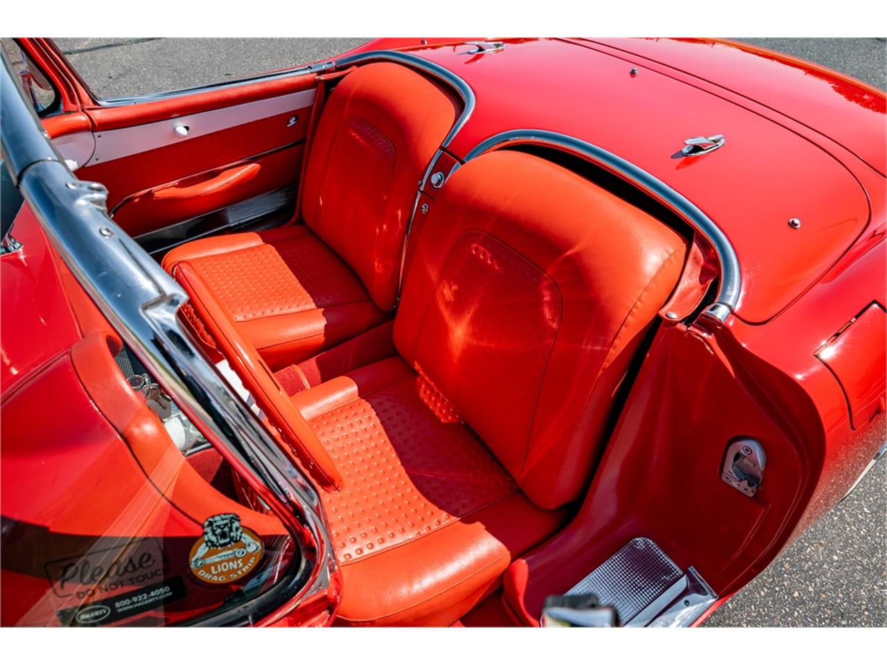 Chevrolet-Corvette-1957-Venetian-Red-Polo-White-Red-33