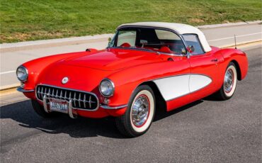 Chevrolet-Corvette-1957-Venetian-Red-Polo-White-Red-42