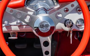 Chevrolet-Corvette-1957-Venetian-Red-Polo-White-Red-45