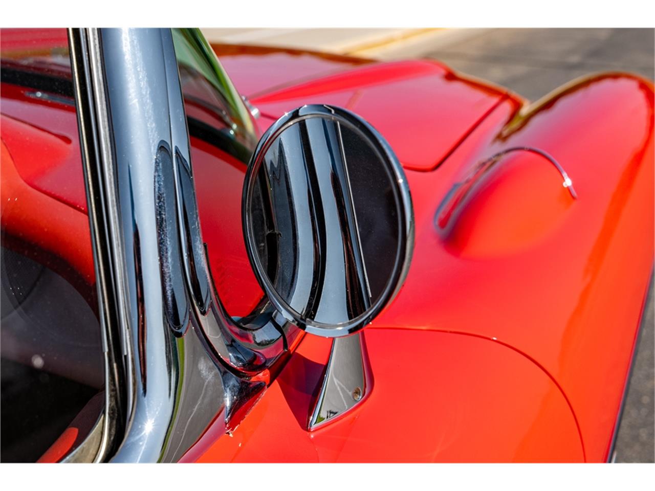 Chevrolet-Corvette-1957-Venetian-Red-Polo-White-Red-51